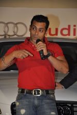 Salman Khan gets a new Audi Q7 in Taj Land_s End, Mumbai on 7th Dec 2011 (18).JPG